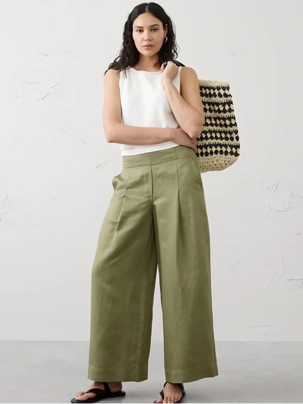 NWT! BANANA REPUBLIC WIDE-LEG MID-RISE PLEATED PULL-ON PANT - MEDIUM
